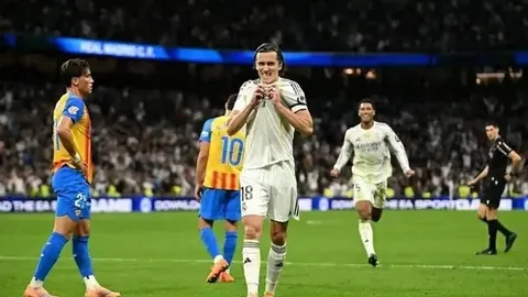 布朗遭解雇激怒球迷，球队重组紧张进行，73年夺冠征程挑战重重